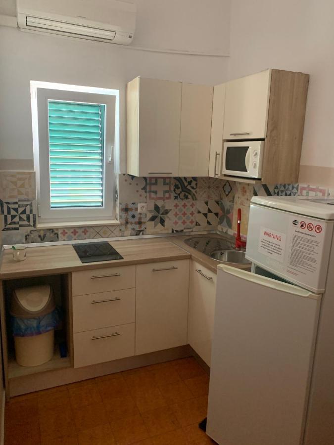 Apartmani Adriatic Ana Novalja Buitenkant foto