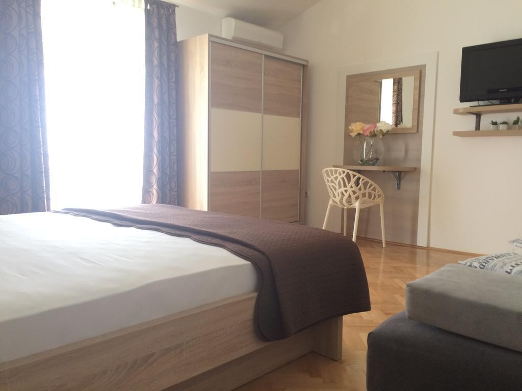 Apartmani Adriatic Ana Novalja Buitenkant foto