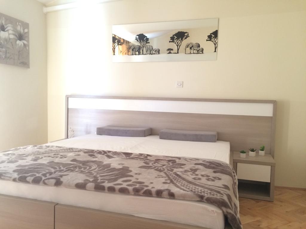 Apartmani Adriatic Ana Novalja Buitenkant foto