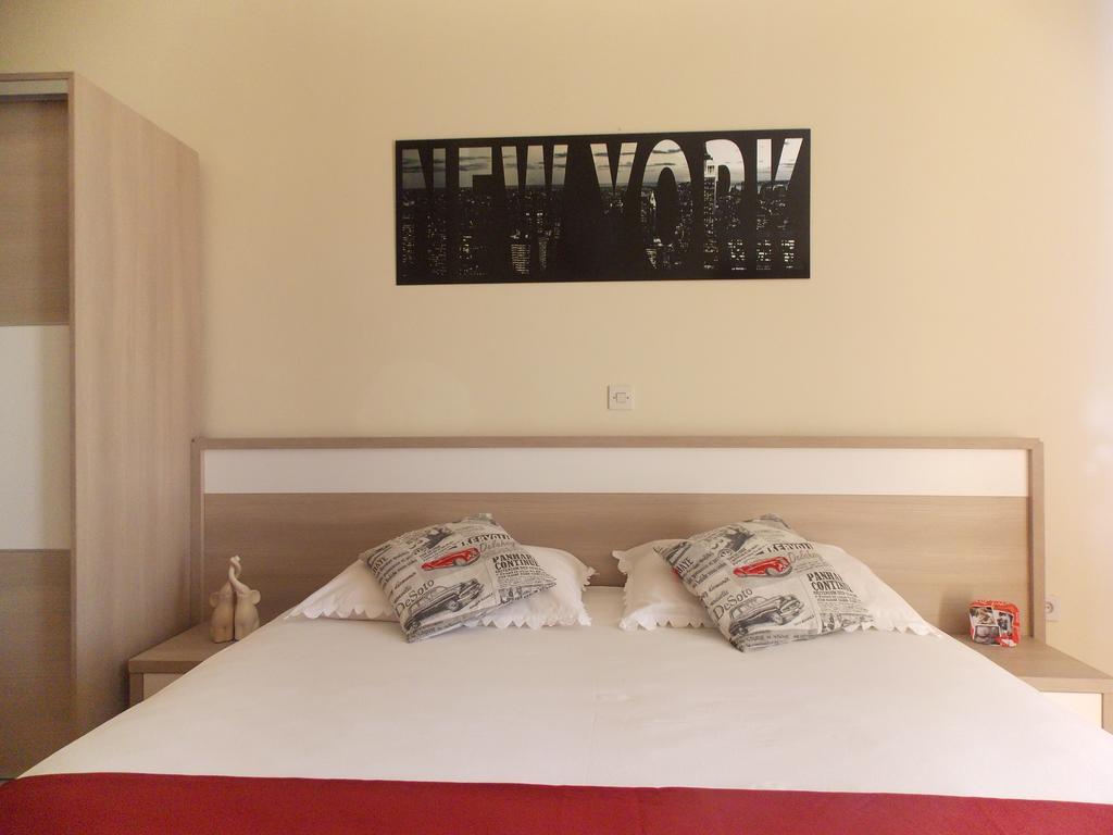 Apartmani Adriatic Ana Novalja Buitenkant foto