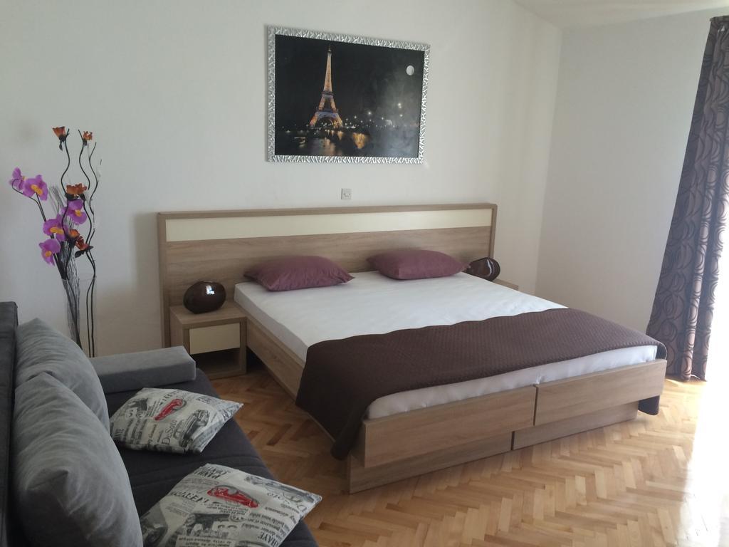Apartmani Adriatic Ana Novalja Buitenkant foto