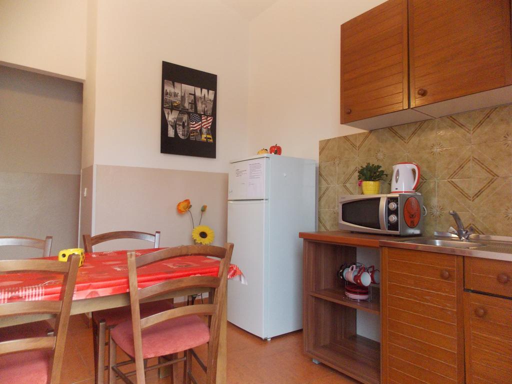 Apartmani Adriatic Ana Novalja Buitenkant foto