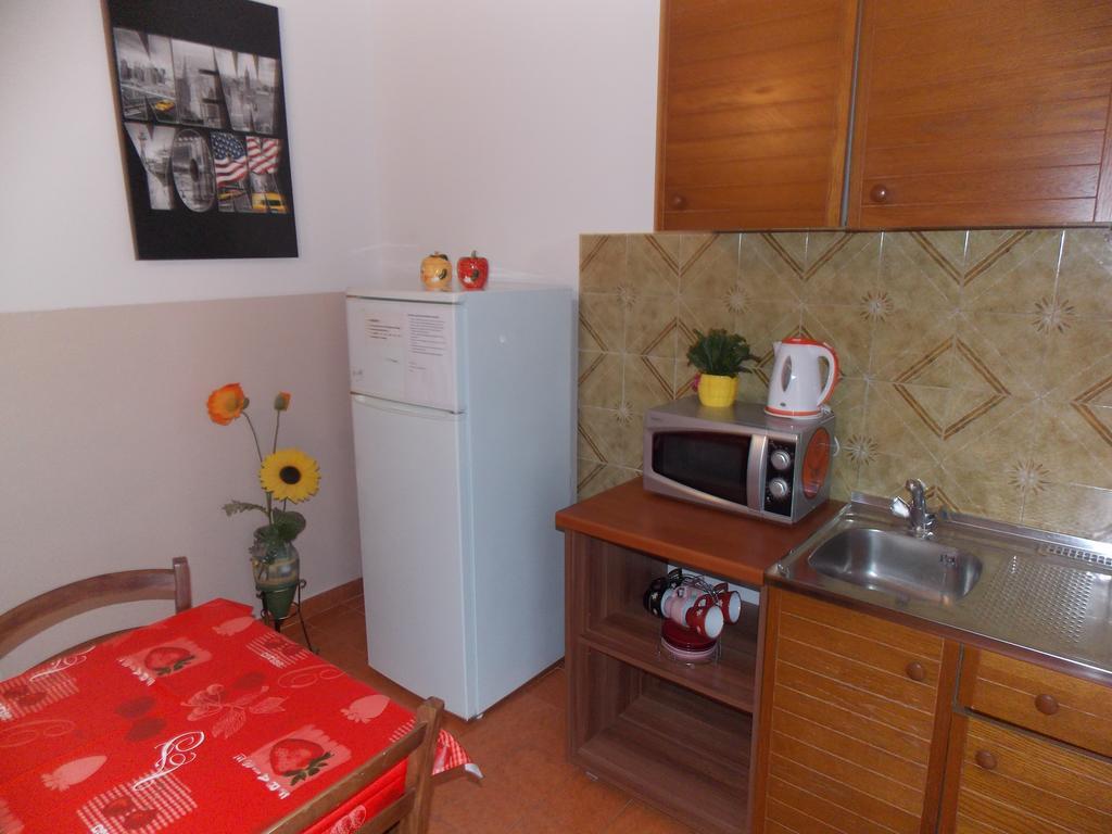 Apartmani Adriatic Ana Novalja Buitenkant foto