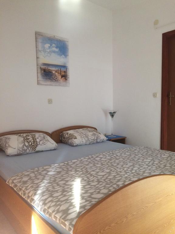 Apartmani Adriatic Ana Novalja Buitenkant foto