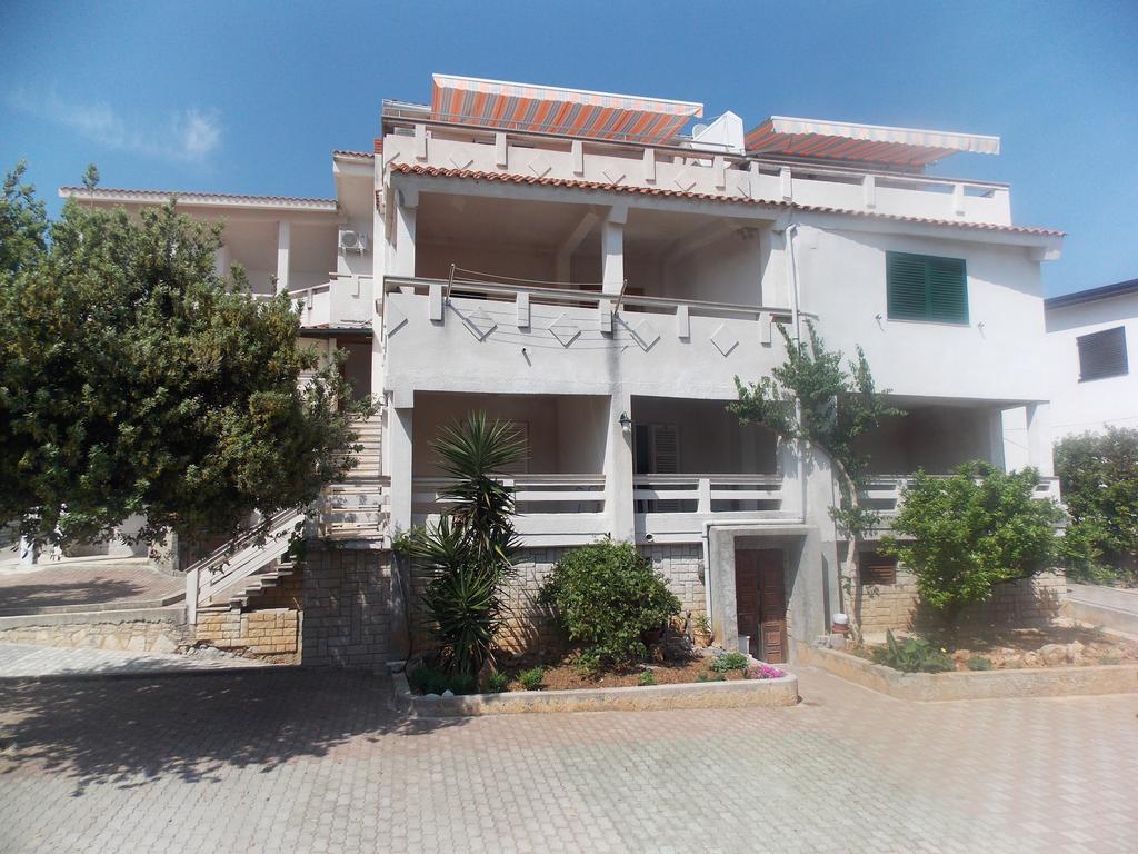 Apartmani Adriatic Ana Novalja Buitenkant foto
