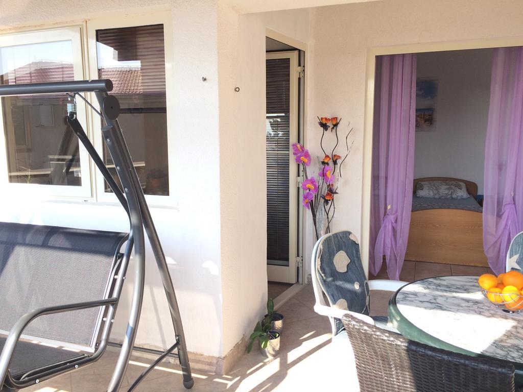 Apartmani Adriatic Ana Novalja Buitenkant foto